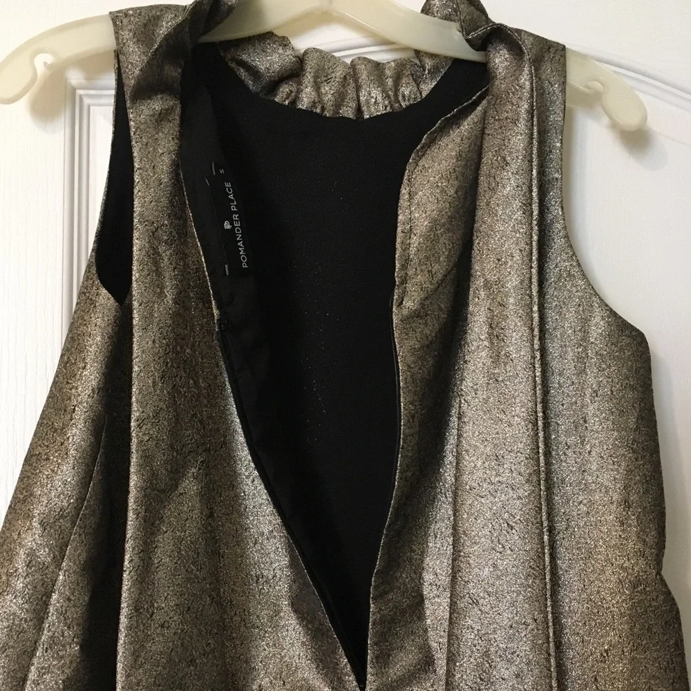 Tuckernuck Pomander Place Gold metallic Mason blouse L - Picture 8 of 15